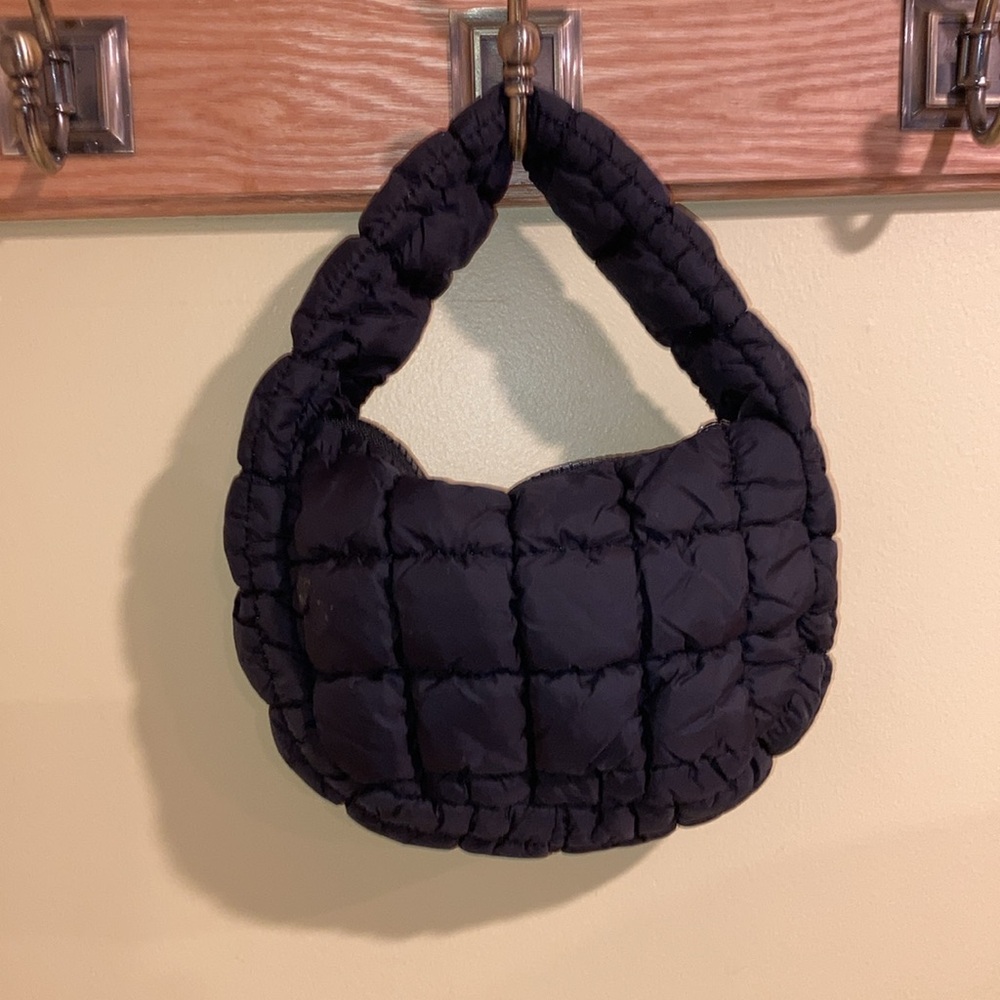 Black Quilted Puffer Bag Cozy Fall Winter Tote Trendy Everyday Essential